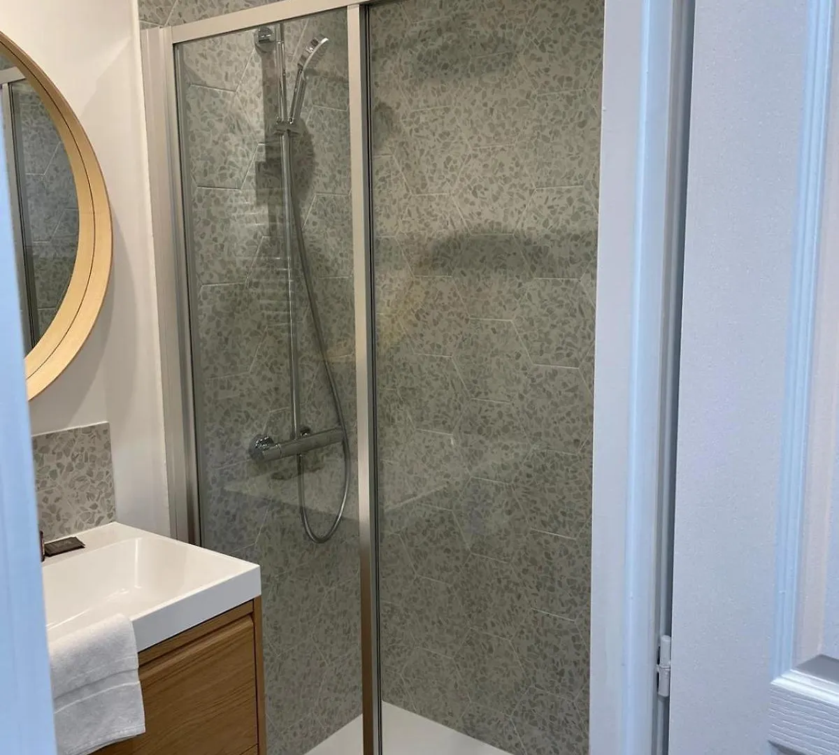 Apartment 4p Calme/full Equipped/charonne/perelachese Paris