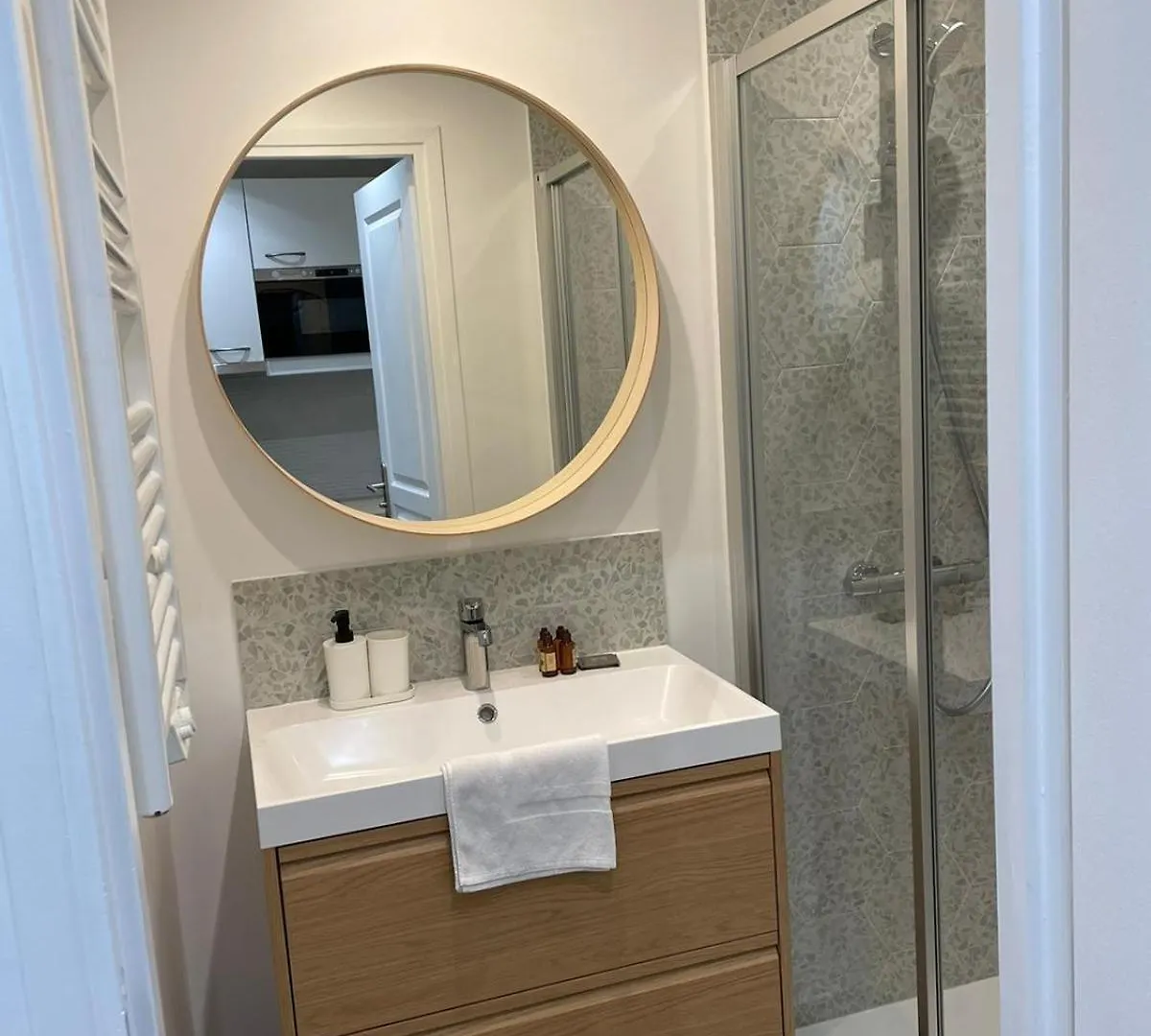 Apartment 4p Calme/full Equipped/charonne/perelachese Paris